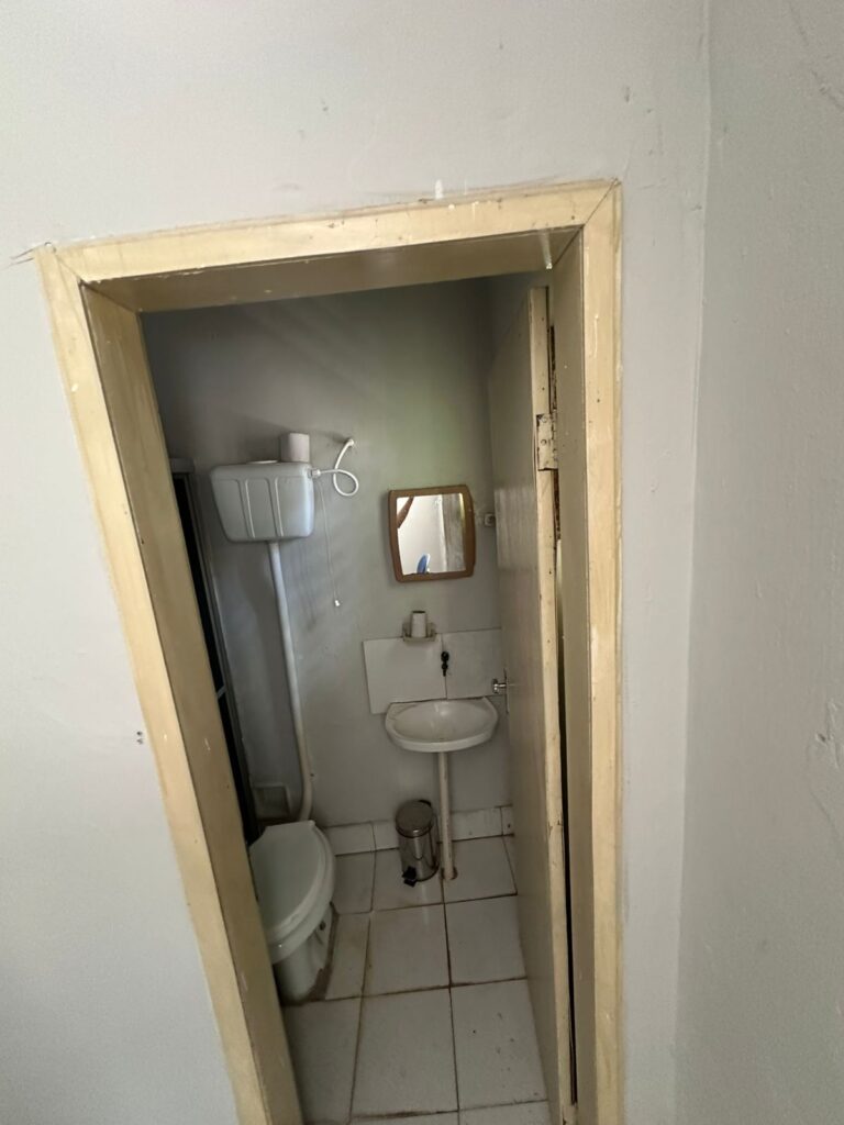 BANHEIRO DA SALA DA DIRETORIA: